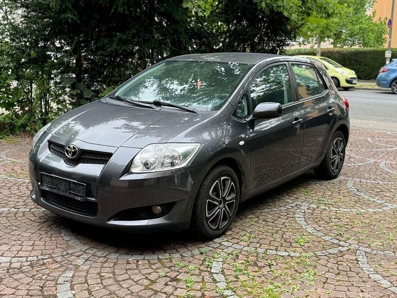 Grau Gebraucht 2007 Toyota Auris Luna Limousine | 3.490 € (Fairer Preis) - Bild 1/4