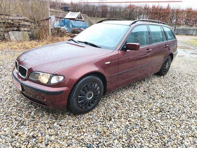 Gebraucht BMW 318 143 PS (105 kW) 2003 Rot Kombi