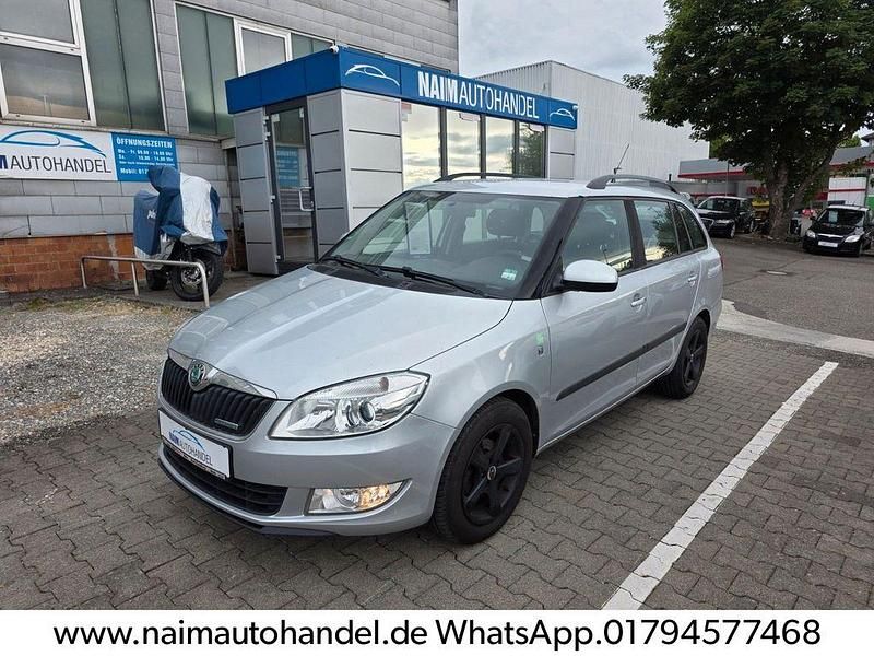 Silber Gebraucht 2013 Skoda Fabia GreenLine Kombi | 4.299 € (Fairer Preis) - Bild 1/4