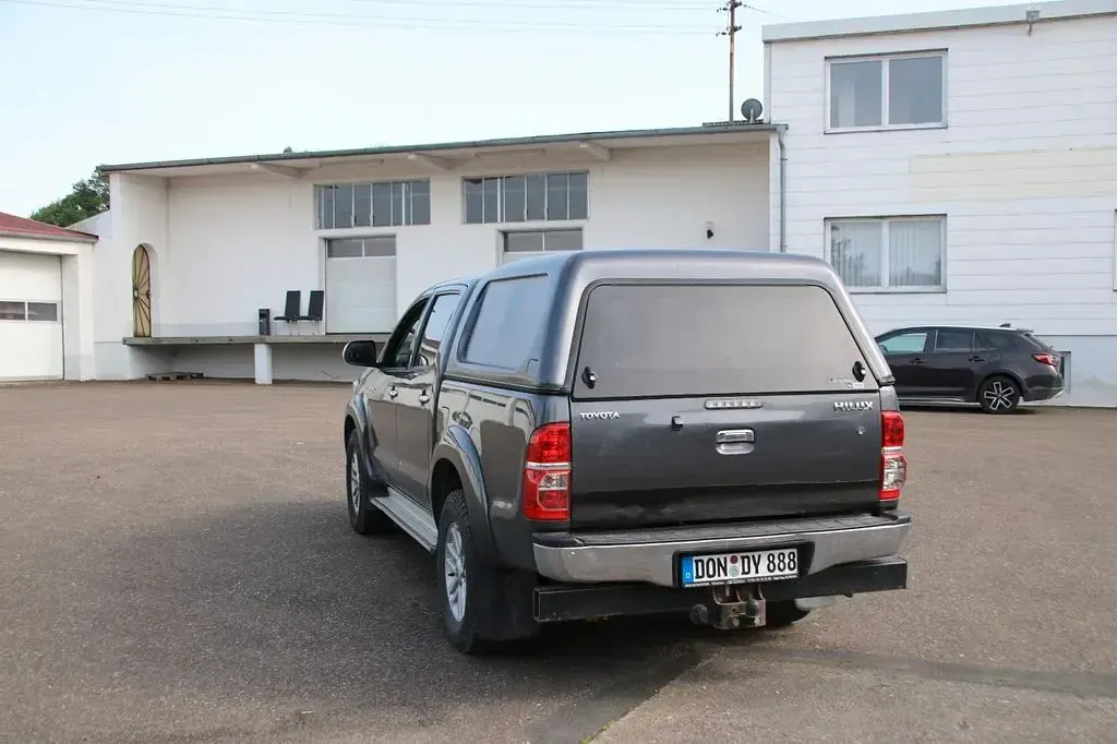 Gebraucht Toyota HiLux Comfort 171 PS (125 kW) 2015 Grau Pickup