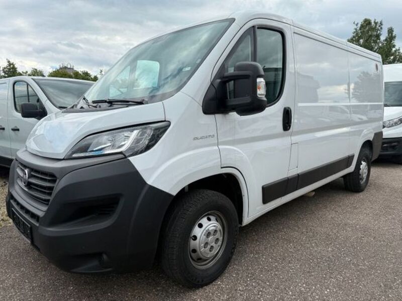 Weiss Gebraucht 2020 Fiat Ducato 33 S Van | 19.990 € - Bild 1/4