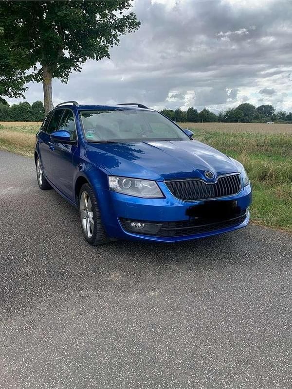 Blau Gebraucht 2014 Skoda Octavia Elegance Kombi | 7.950 € (Guter Preis) - Bild 1/4