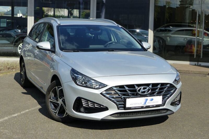 Grau Gebraucht 2021 Hyundai i30 Kombi | 18.950 € (Fairer Preis) - Bild 1/4