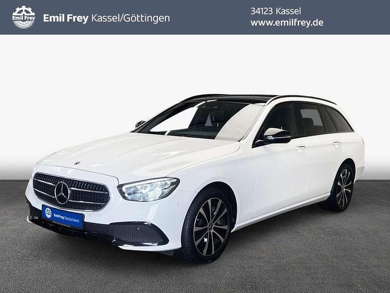Polarweiß Gebraucht 2022 Mercedes E300 Avantgarde Kombi | 35.700 € (Teuer) - Bild 1/4