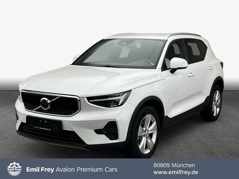 Weiß Gebraucht 2024 Volvo XC40 Core SUV | 32.489 € (Guter Preis) - Bild 1/4