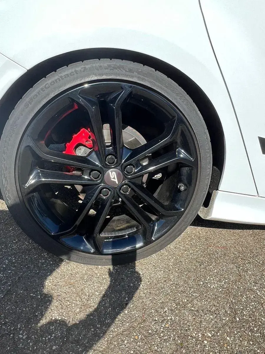 Gebraucht Ford Focus ST 250 PS (183 kW) 2016 Weiß Limousine