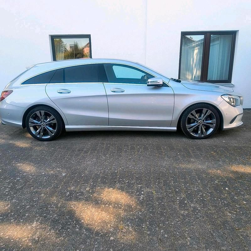 Gebraucht Mercedes CLA180 122 PS (89 kW) 2018 Silber Limousine