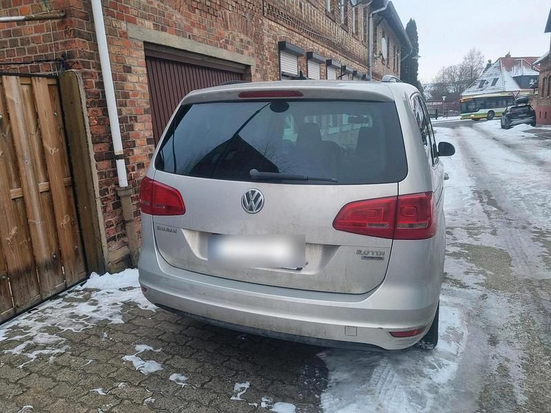 Gebraucht VW Sharan 140 PS (102 kW) 2010 Silber Van / Kleinbus