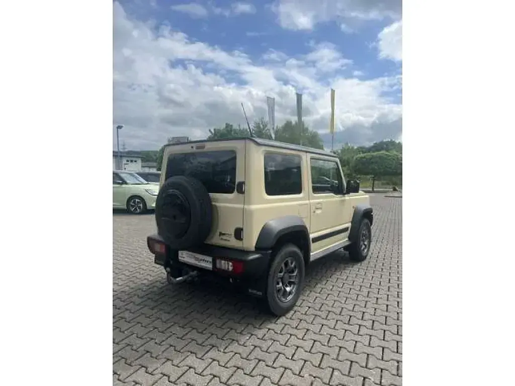 Second-hand Suzuki Jimny Comfort+ 102 CP (75 kW) 2018 Bej SUV