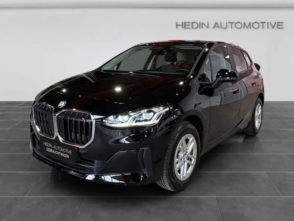 Gebraucht BMW 220 Active Tourer 170 PS (125 kW) 2023 Schwarz Van / Kleinbus