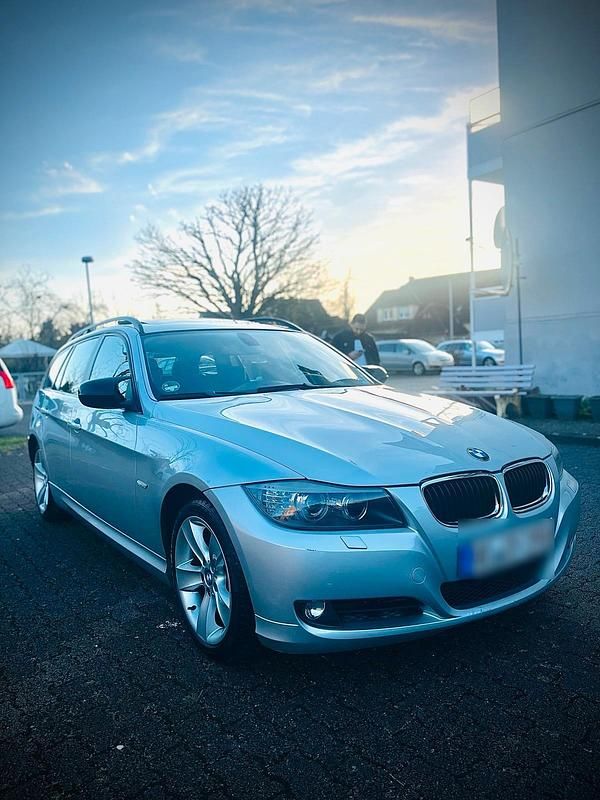 Gebraucht BMW 320 177 PS (130 kW) 2010 Kombi