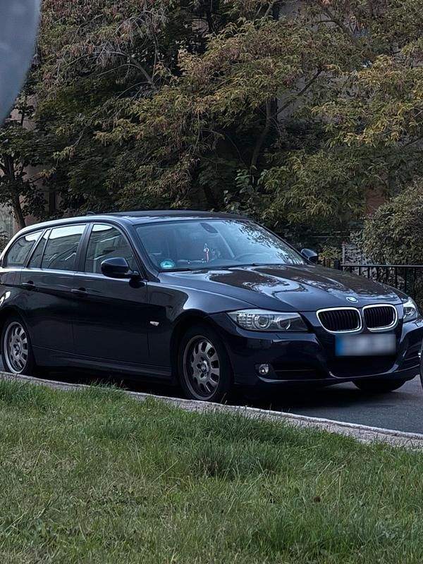 Gebraucht BMW 320 170 PS (125 kW) 2008 Blau Kombi