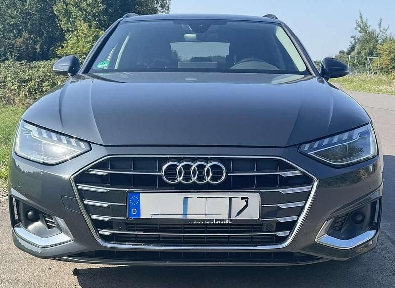 Grau Gebraucht 2020 Audi A4 Advanced Kombi | 25.470 € (Fairer Preis) - Bild 1/4