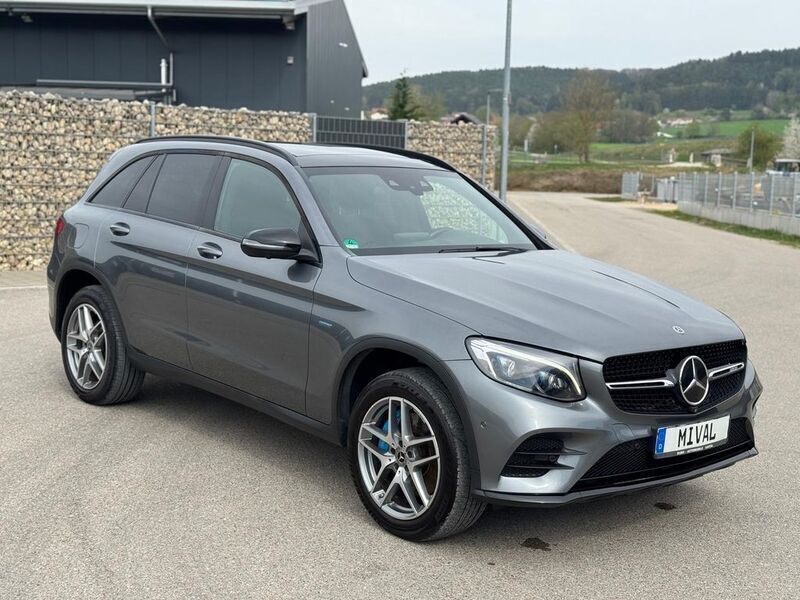 Grau Gebraucht 2017 Mercedes GLC350 AMG SUV | 25.000 € (Guter Preis) - Bild 1/4