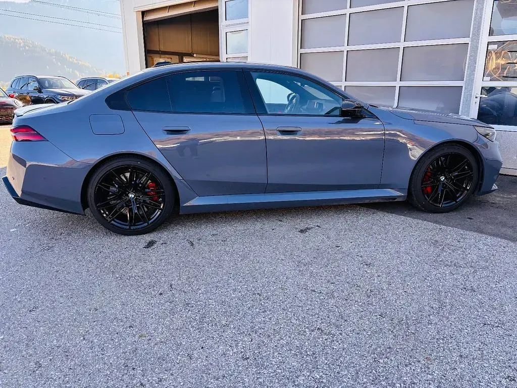 Gebraucht BMW M5 Performance 727 PS (534 kW) 2025 Grau Limousine