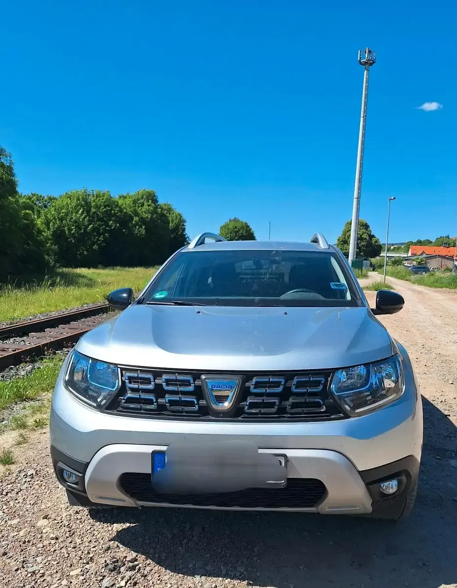 Gebraucht Dacia Duster Celebration 131 PS (96 kW) 2021 Silber SUV