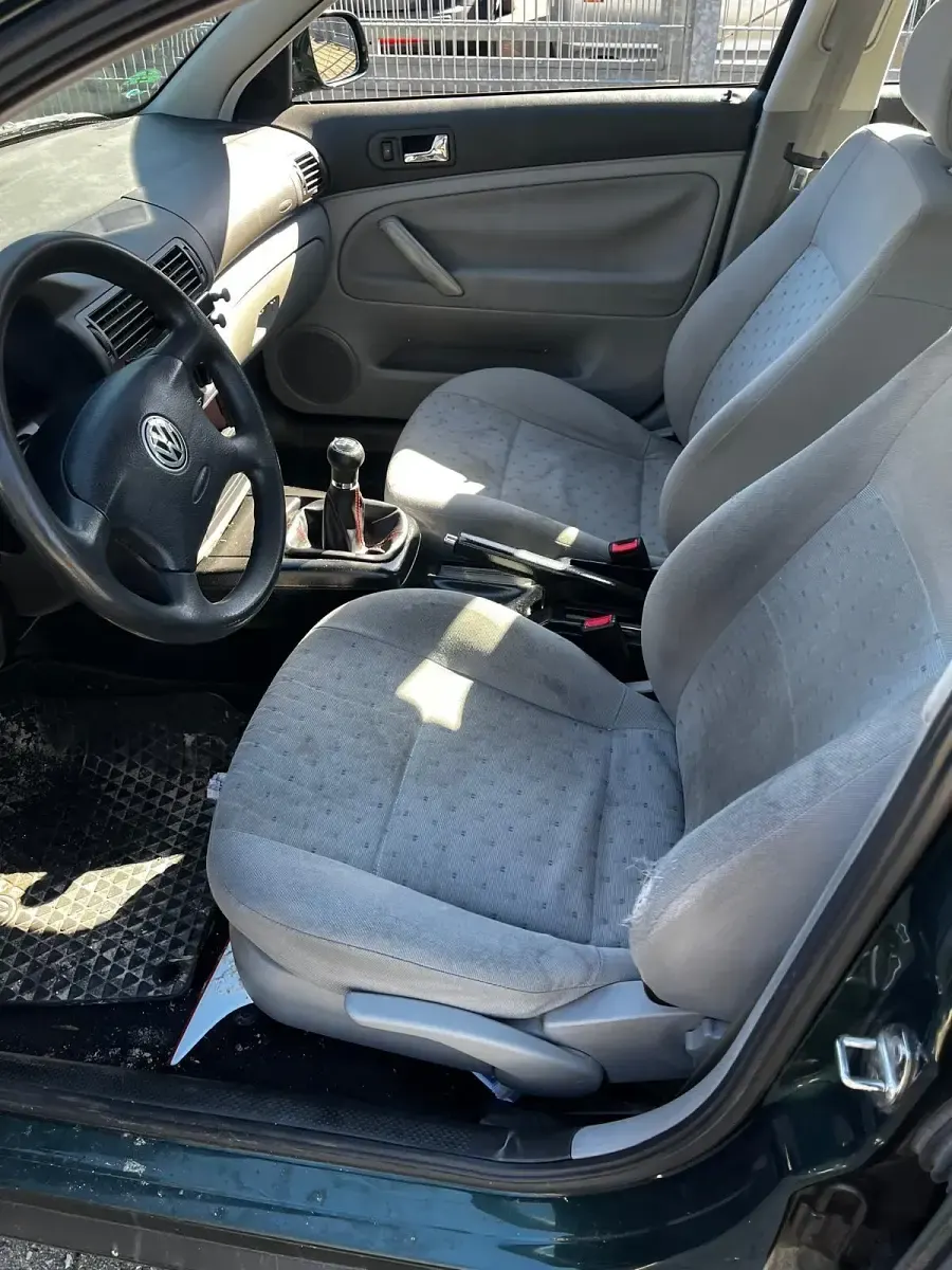 Gebraucht VW Passat 74 PS (54 kW) 1998 Grün Limousine