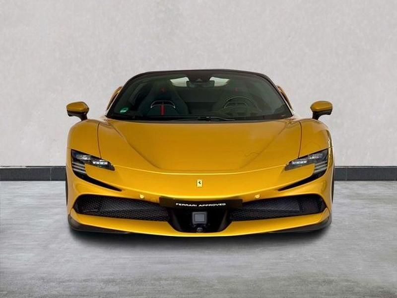 Gebraucht Ferrari SF90 1001 PS (736 kW) 2023 Gelb Cabrio