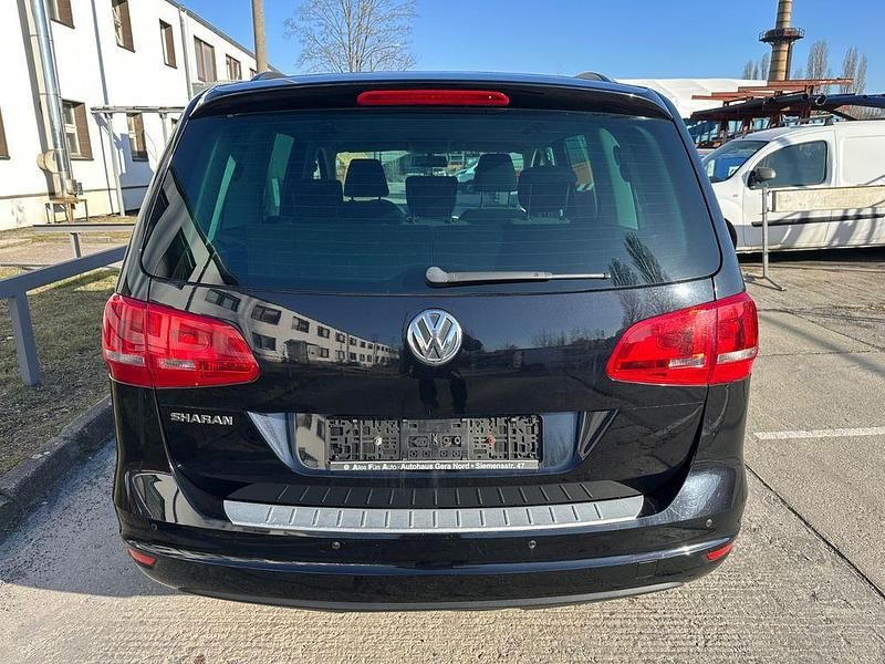 Gebraucht VW Sharan Trendline 140 PS (102 kW) 2011 Schwarz Van / Kleinbus