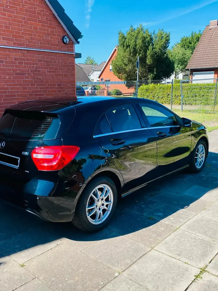 Gebraucht Mercedes A160 90 PS (66 kW) 2014 Schwarz Kleinwagen