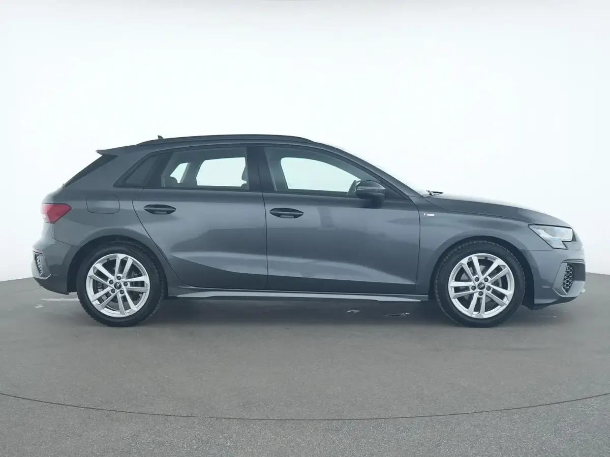 Gebraucht Audi A3 S-Line 150 PS (110 kW) 2023 Daytonagrau perleffekt Limousine
