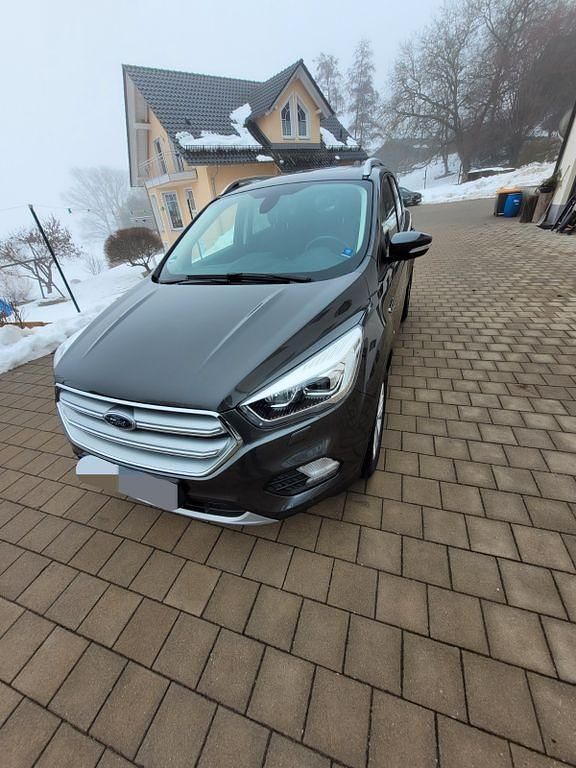 Gebraucht Ford Kuga Titanium 180 PS (132 kW) 2018 Grau SUV