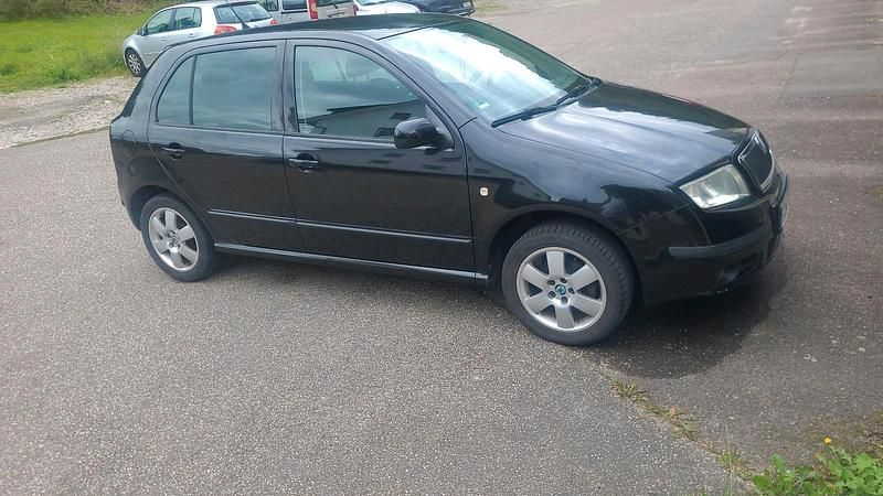 Schwarz Gebraucht 2006 Skoda Fabia Kleinwagen | 800 € (Superpreis) - Bild 1/4