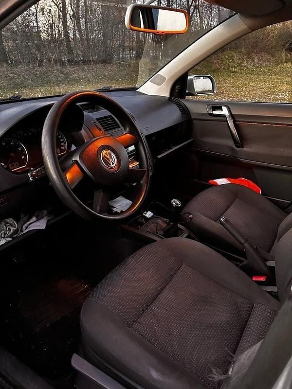 Gebraucht VW Polo 64 PS (47 kW) 2004 Grau Kleinwagen