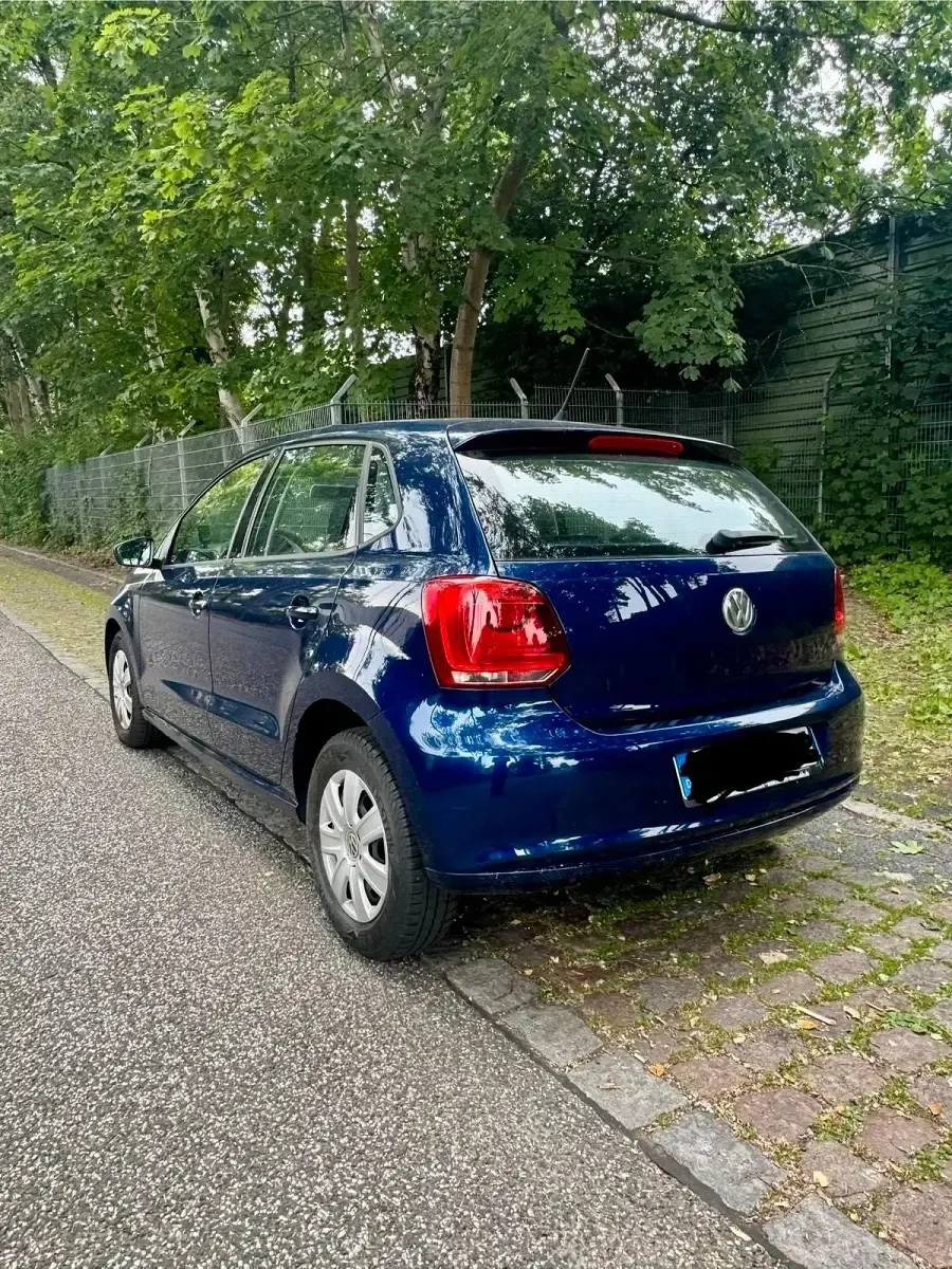 Gebraucht VW Polo 75 PS (55 kW) 2012 Blau Kleinwagen