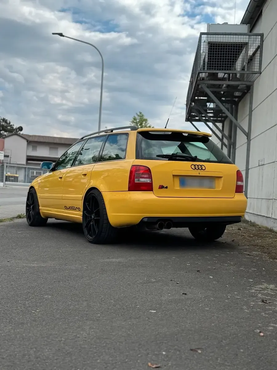 Gebraucht Audi S4 265 PS (194 kW) 2000 Gelb Kombi