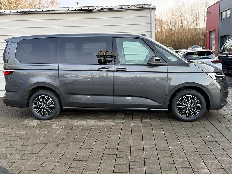 Nouă VW Multivan 150 CP (110 kW) 2025 Gri Monovolum