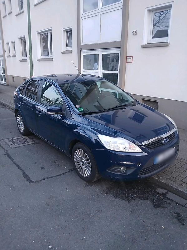 Gebraucht Ford Focus 105 PS (77 kW) 2011 Blau Limousine
