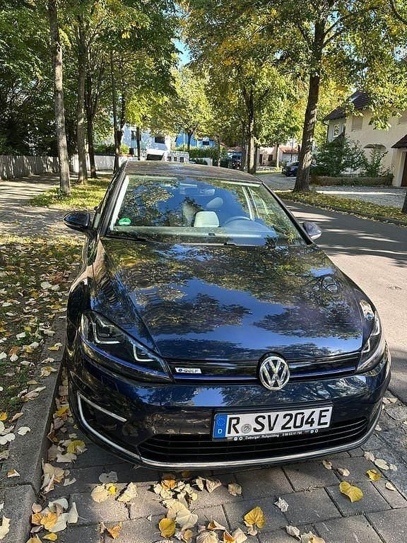 Blau Gebraucht 2017 VW e-Golf Kleinwagen | 10.750 € (Guter Preis) - Bild 1/4