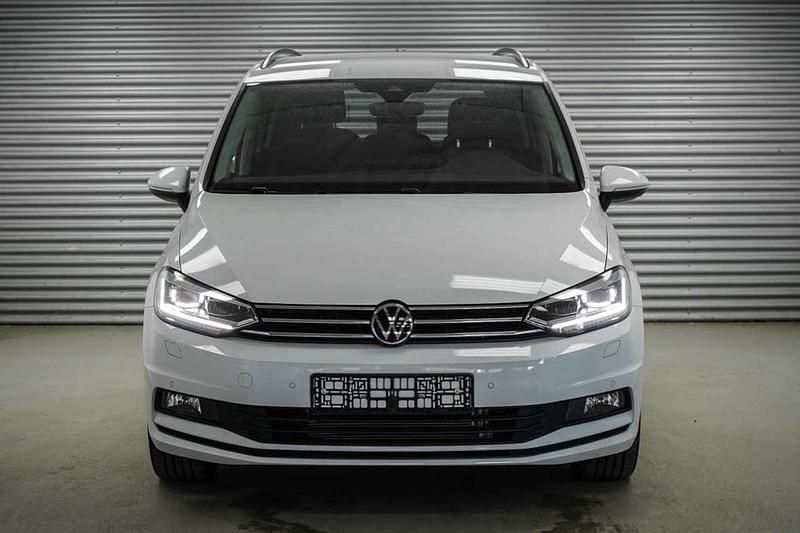 Neu VW Touran 150 PS (110 kW) 2026 Pure white Van / Kleinbus