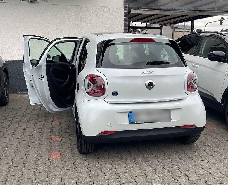 Gebraucht Smart ForFour Electric Drive 60 kW (82 PS) 2021 Weiß Kleinwagen