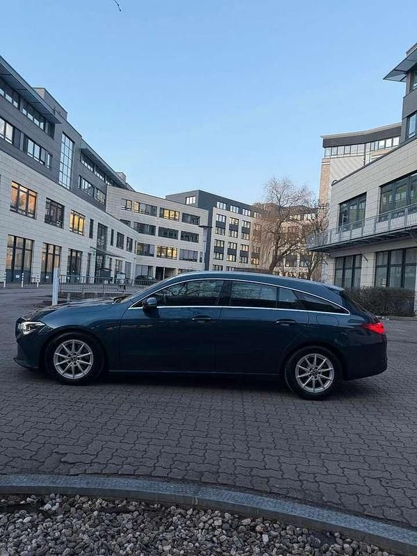 Gebraucht Mercedes CLA200 150 PS (110 kW) 2021 Denimblau  metalliclack Kombi
