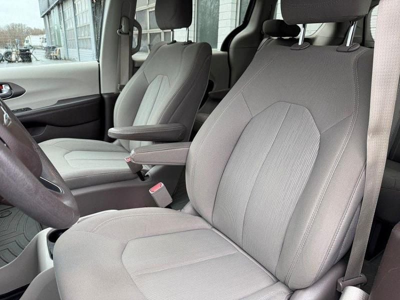 Gebraucht Chrysler Pacifica 291 PS (214 kW) 2018 Grau Van / Kleinbus