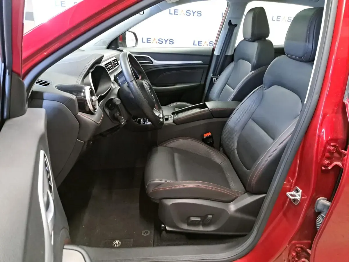 Gebraucht MG ZS Luxury 114 kW (156 PS) 2024 Diamond red SUV