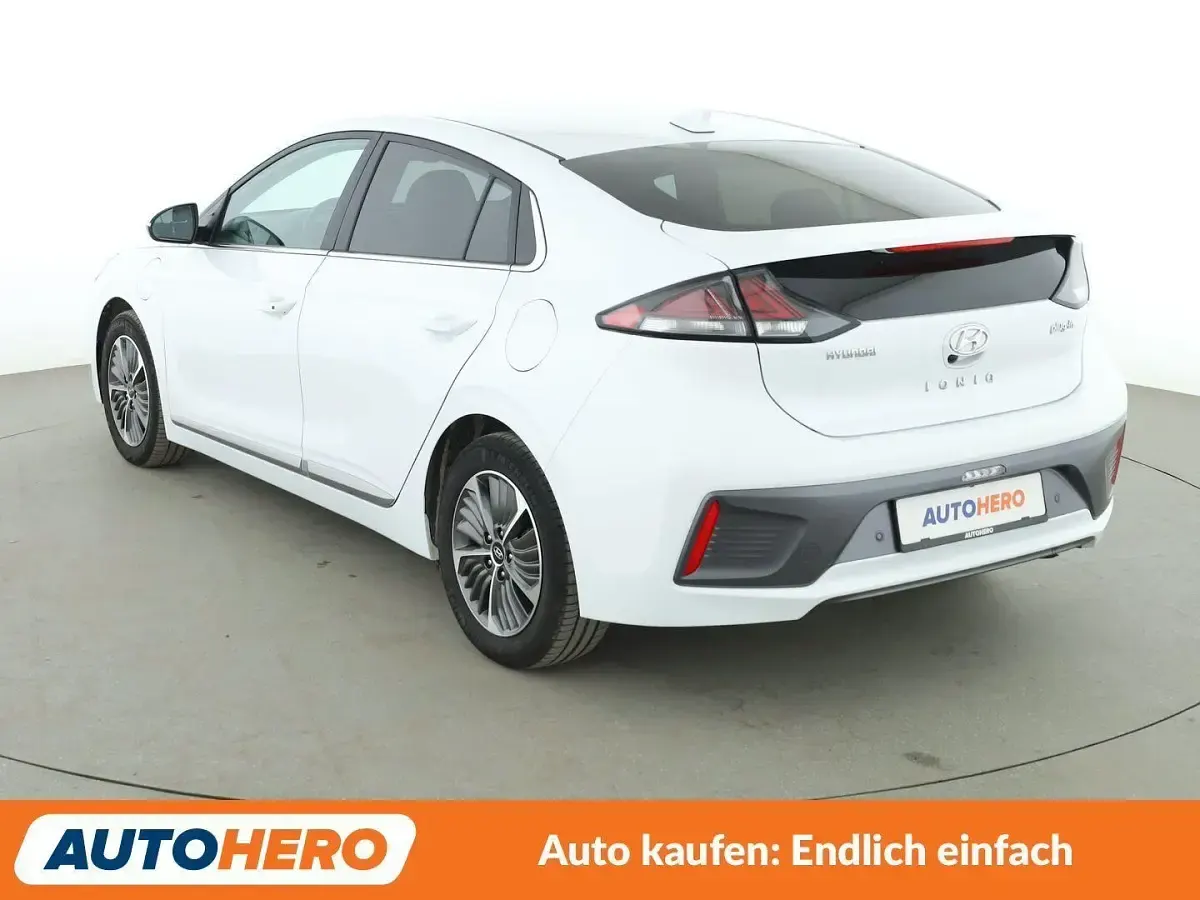 Gebraucht Hyundai Ioniq Style 141 PS (103 kW) 2022 Weiß Kleinwagen