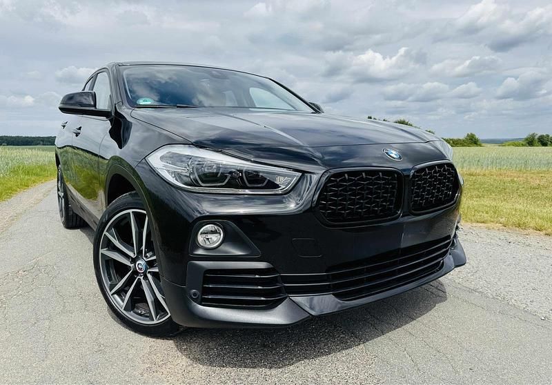 Schwarz Gebraucht 2018 BMW X2 Advantage SUV | 29.999 € - Bild 1/4