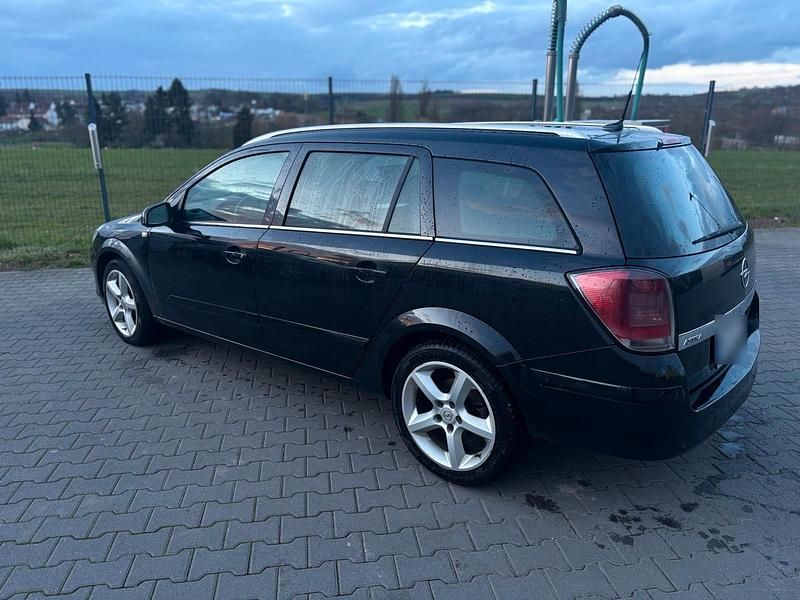 Gebraucht Opel Astra 150 PS (110 kW) 2005 Schwarz Kombi
