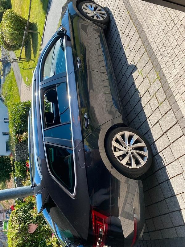 Schwarz Gebraucht 2017 Skoda Superb Kombi | 16.500 € (Fairer Preis) - Bild 1/4