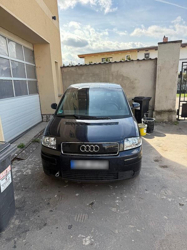 Second-hand Audi A2 61 CP (44 kW) 2001 Negru Hatchback