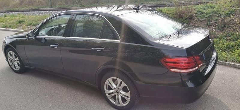 Gebraucht Mercedes E220 Elegance 170 PS (125 kW) 2014 Schwarz Limousine