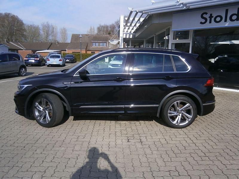 Gebraucht VW Tiguan R-line 150 PS (110 kW) 2024 Schwarz SUV