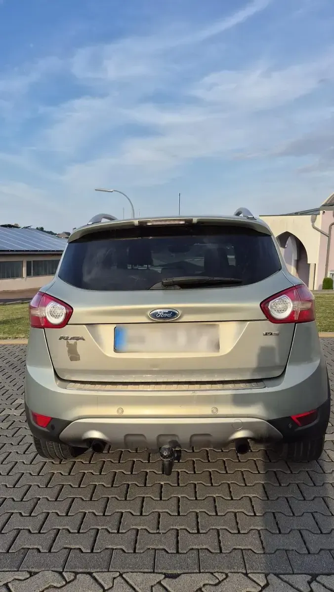 Gebraucht Ford Kuga Trend 140 PS (102 kW) 2009 Silber SUV