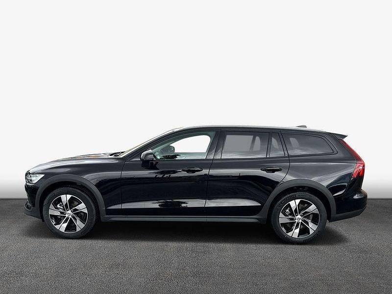 Gebraucht Volvo V60 CC Plus 197 PS (144 kW) 2024 Schwarz Kombi
