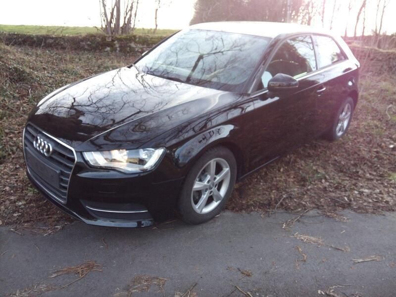 Second-hand Audi A3 105 CP (77 kW) 2013 Negru Hatchback