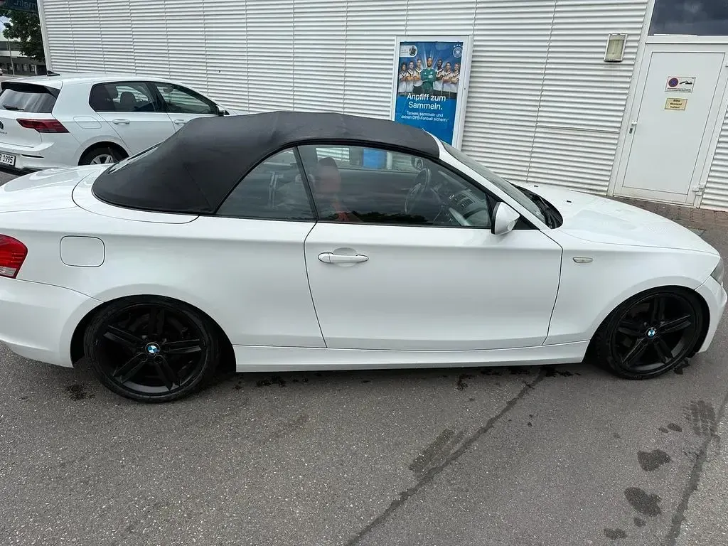 Gebraucht BMW 120 Cabriolet Sport Line 177 PS (130 kW) 2011 Weiß Cabrio