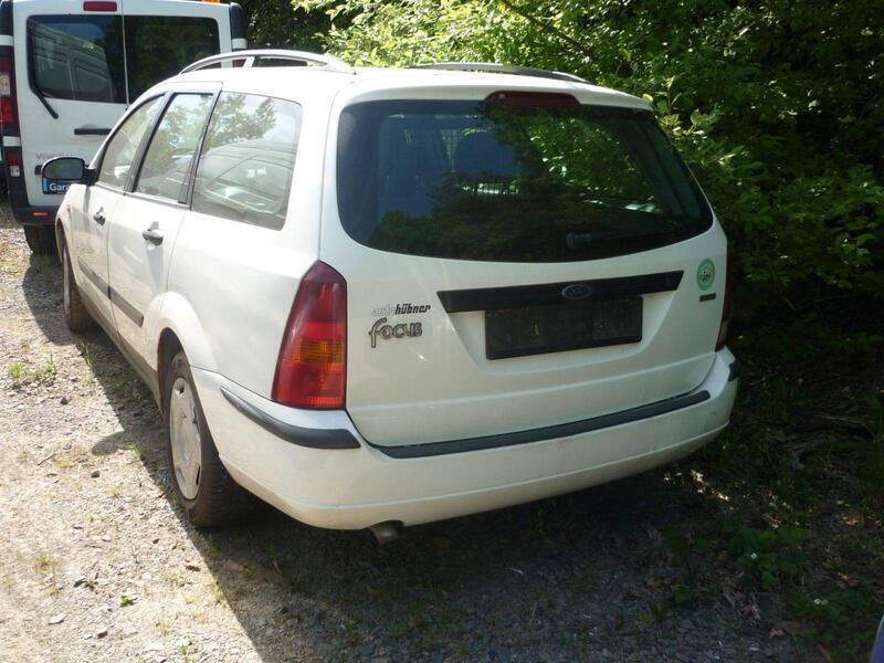 Weiß Gebraucht 2003 Ford Focus Kombi | 390 € (Superpreis) - Bild 1/4
